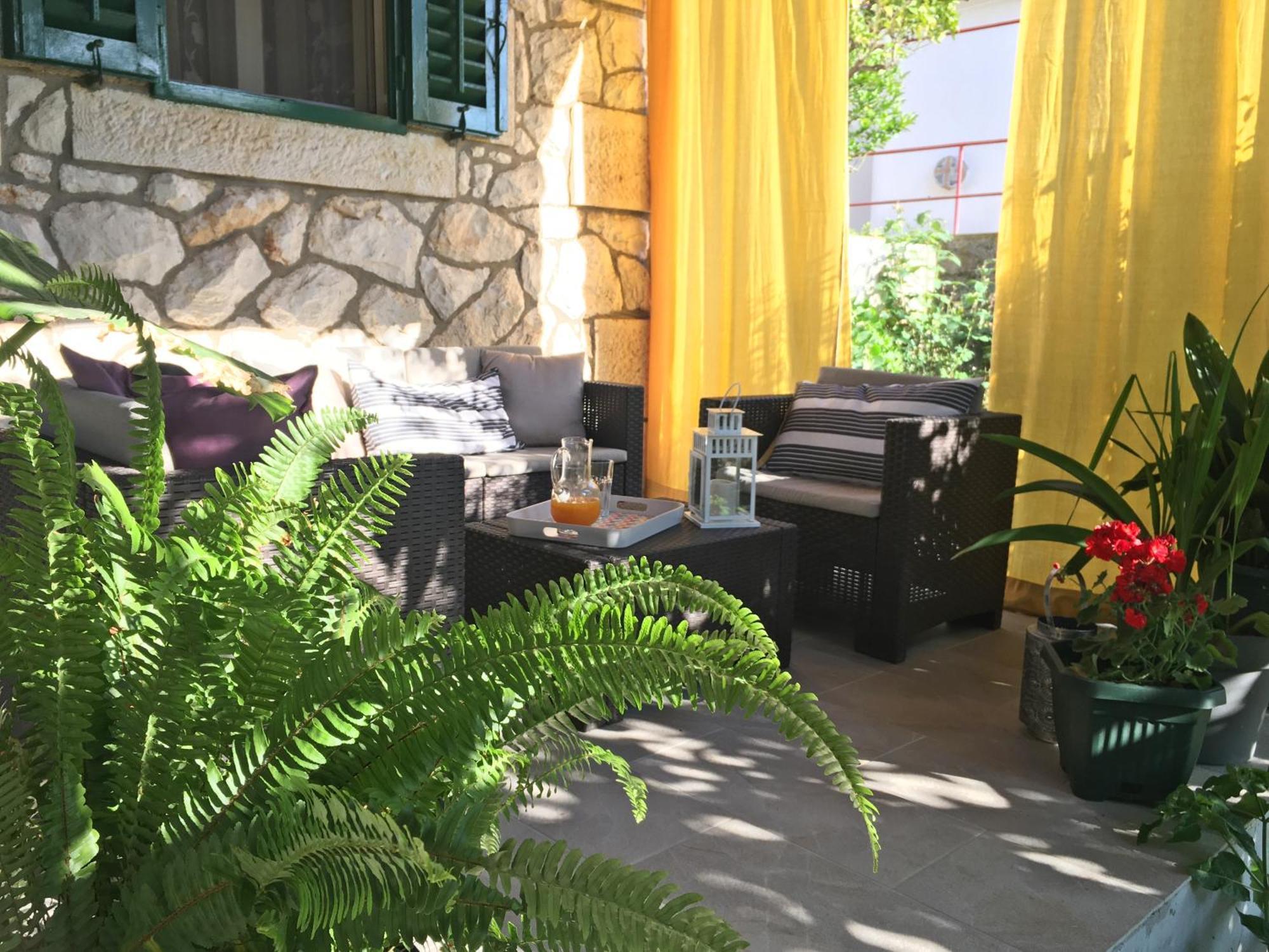 Lina Vrankovic Apartments ฮวาร์ ภายนอก รูปภาพ