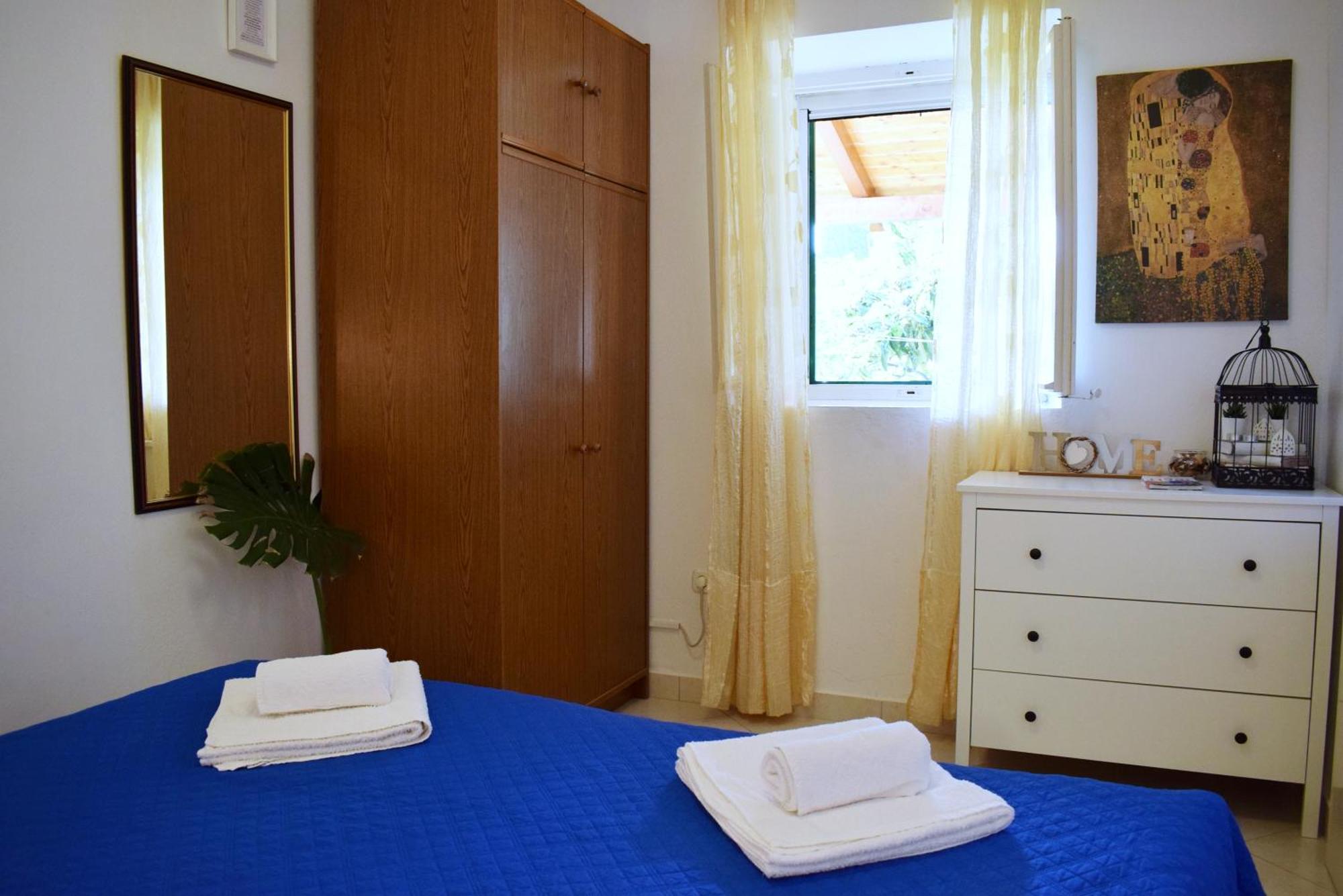 Lina Vrankovic Apartments ฮวาร์ ภายนอก รูปภาพ