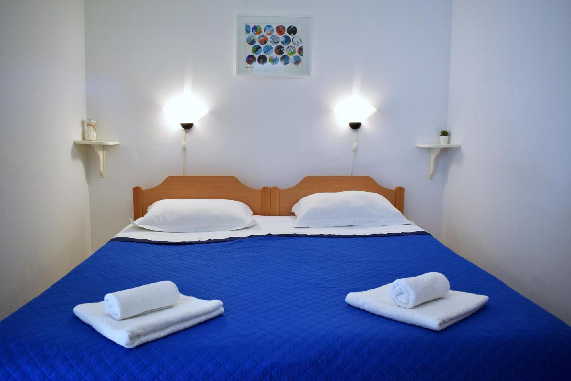 Lina Vrankovic Apartments ฮวาร์ ภายนอก รูปภาพ