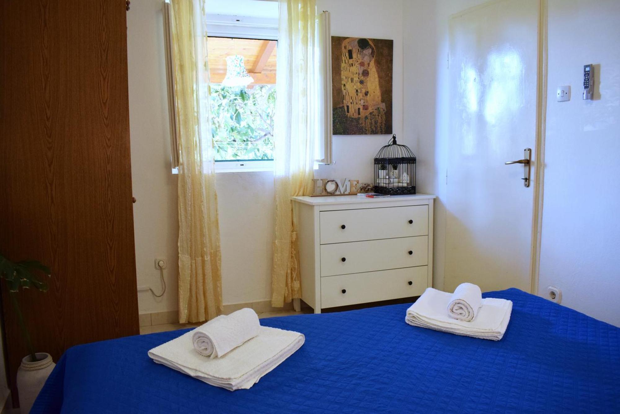 Lina Vrankovic Apartments ฮวาร์ ภายนอก รูปภาพ