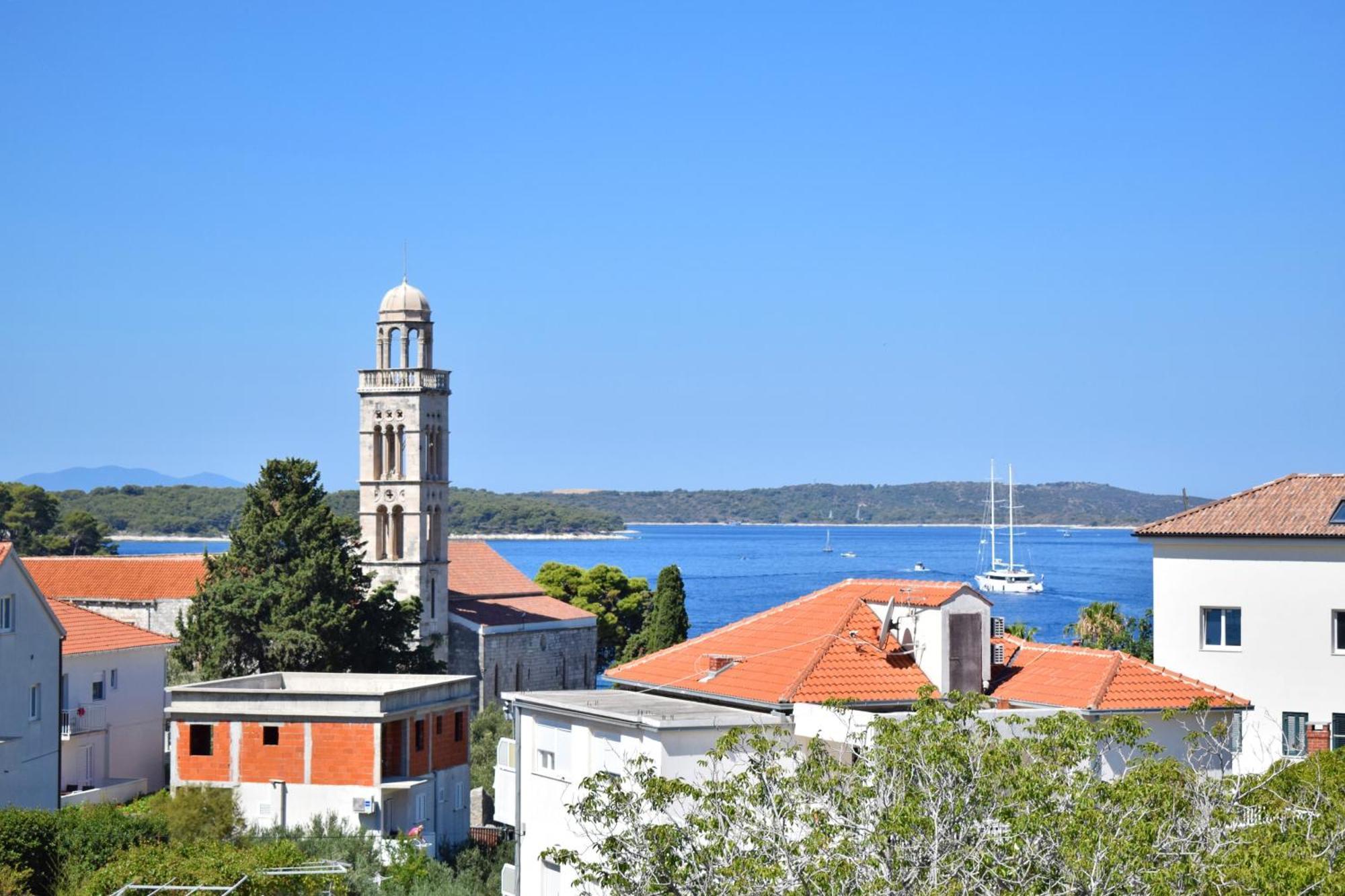 Lina Vrankovic Apartments ฮวาร์ ภายนอก รูปภาพ