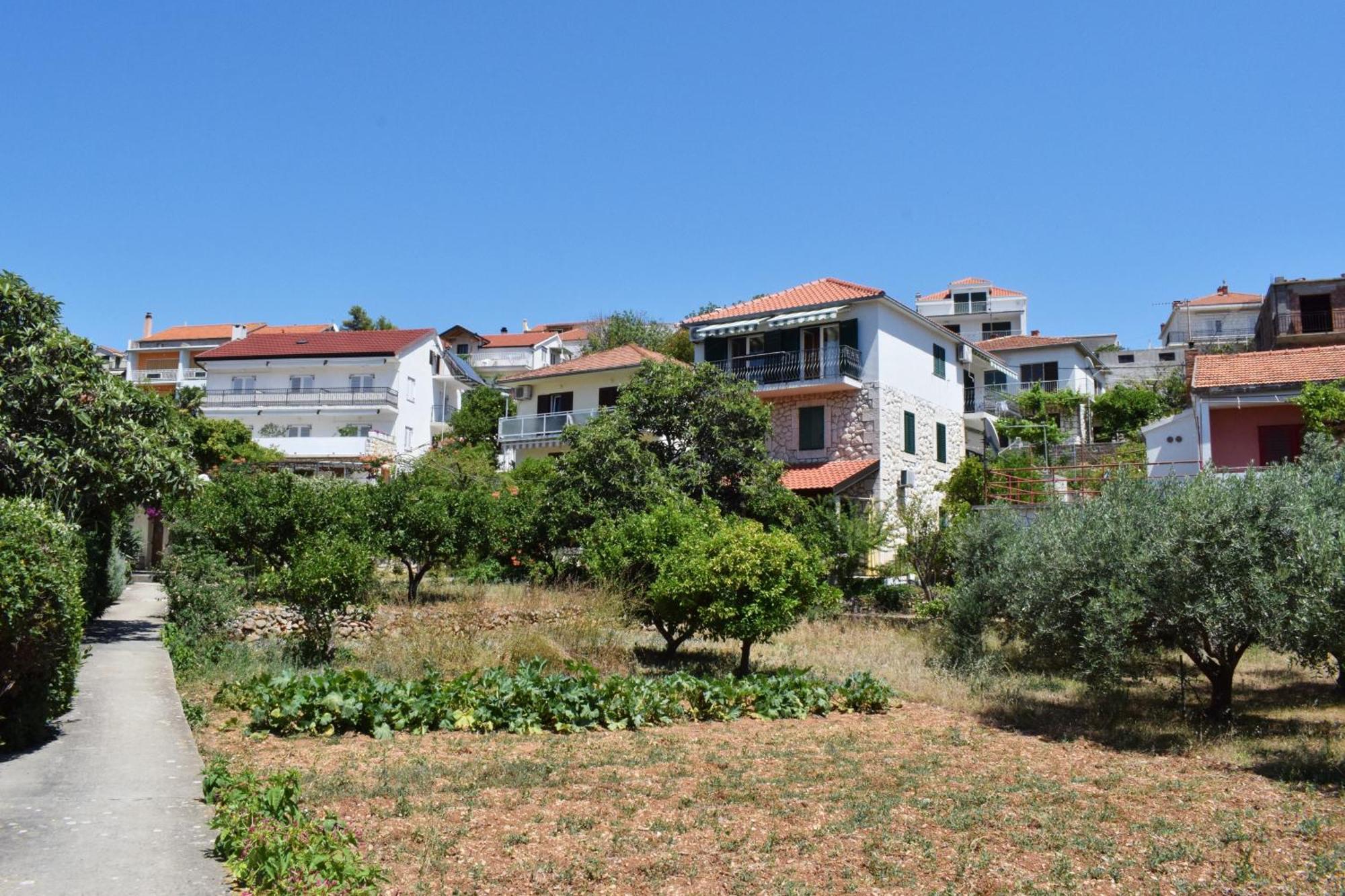 Lina Vrankovic Apartments ฮวาร์ ภายนอก รูปภาพ