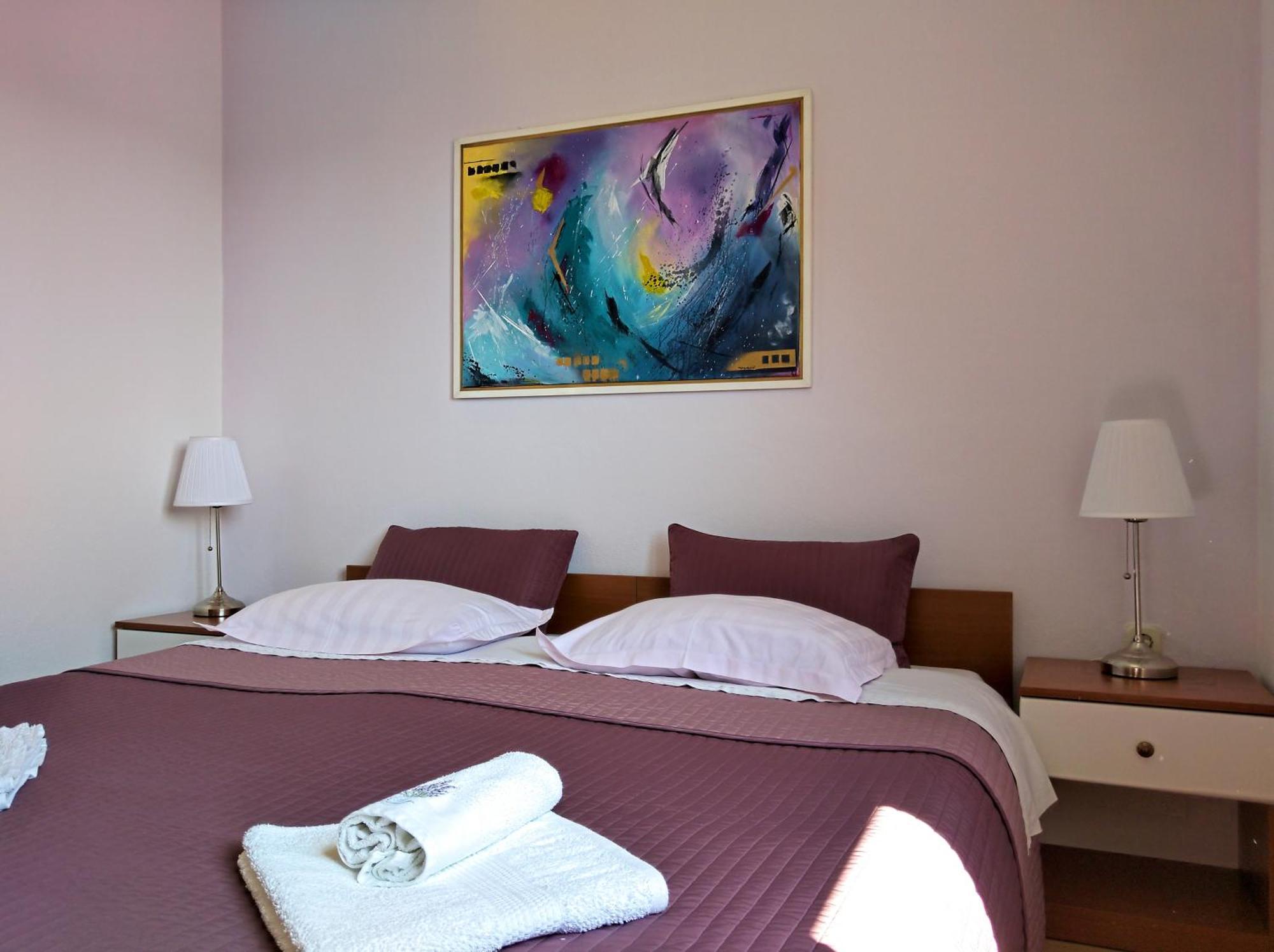Lina Vrankovic Apartments ฮวาร์ ภายนอก รูปภาพ