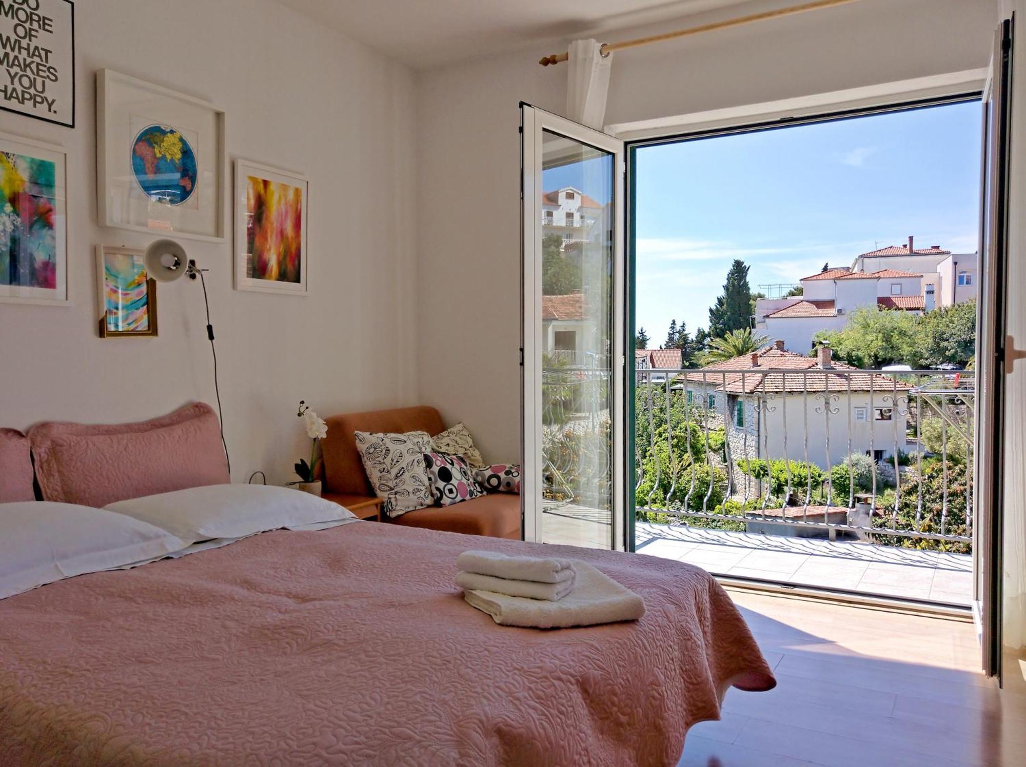 Lina Vrankovic Apartments ฮวาร์ ภายนอก รูปภาพ